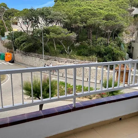 Romantico Piso De La Playa Fenals Apartment