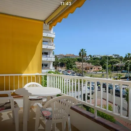 Romantico Piso De La Playa Fenals Apartment